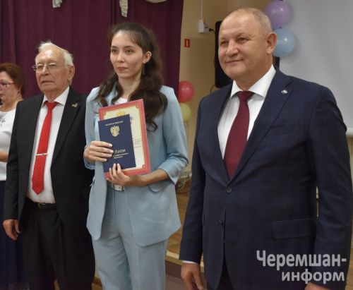 Чирмешән аграр техникумында 45 студентка диплом тапшырдылар (ФОТОРЕПОРТАЖ)