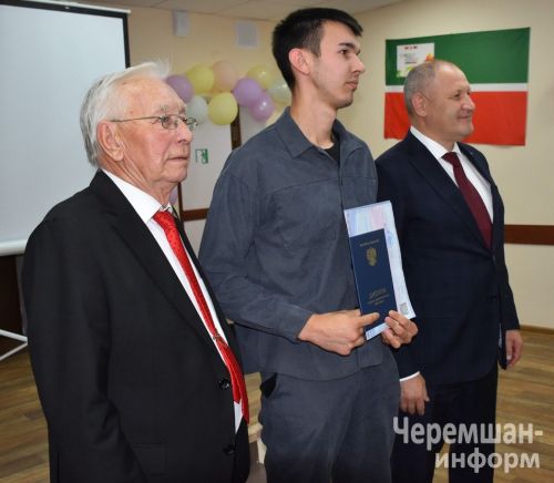 Чирмешән аграр техникумында 45 студентка диплом тапшырдылар (ФОТОРЕПОРТАЖ)