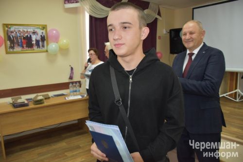 Чирмешән аграр техникумында 45 студентка диплом тапшырдылар (ФОТОРЕПОРТАЖ)