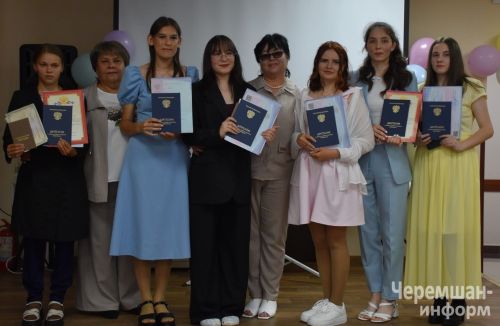 Чирмешән аграр техникумында 45 студентка диплом тапшырдылар (ФОТОРЕПОРТАЖ)