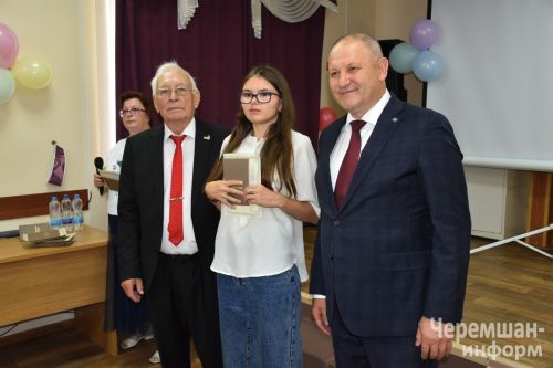Чирмешән аграр техникумында 45 студентка диплом тапшырдылар (ФОТОРЕПОРТАЖ)