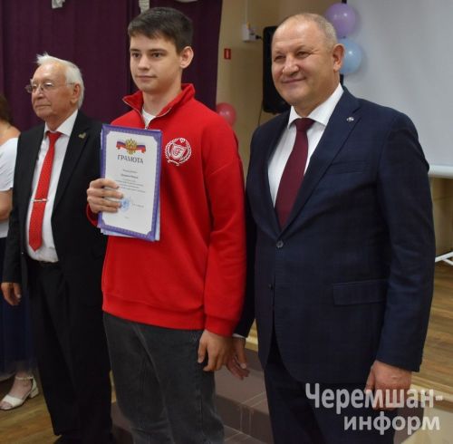 Чирмешән аграр техникумында 45 студентка диплом тапшырдылар (ФОТОРЕПОРТАЖ)