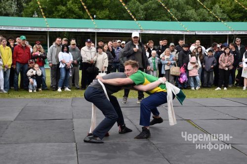 Сабантуй в Черемшане 2026 - национальные игры и борьба (ФОТОРЕПОРТАЖ)