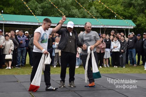 Сабантуй в Черемшане 2026 - национальные игры и борьба (ФОТОРЕПОРТАЖ)