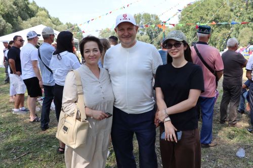 В Беркет-Ключе на Дне села встретились родные и одноклассники (ФОТОРЕПОРТАЖ)