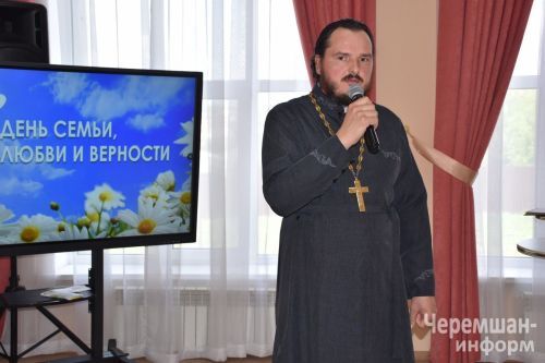 Чествование семей - юбиляров в Черемшане (ФОТОРЕПОРТАЖ)