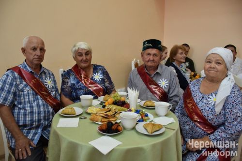 Чествование семей - юбиляров в Черемшане (ФОТОРЕПОРТАЖ)