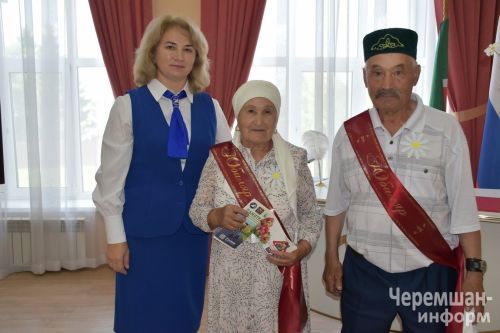 Чествование семей - юбиляров в Черемшане (ФОТОРЕПОРТАЖ)