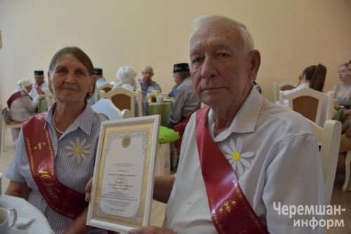 Чествование семей - юбиляров в Черемшане (ФОТОРЕПОРТАЖ)
