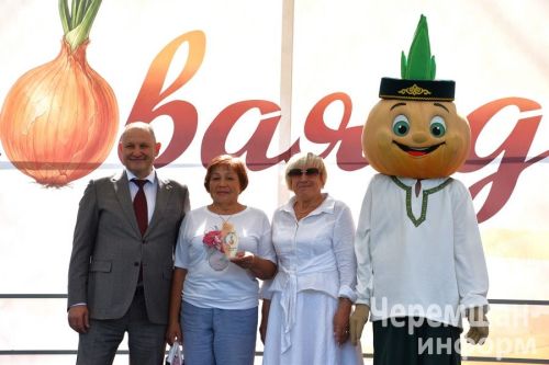 В Черемшане в четвертый раз прошел межрегиональный фестиваль "Луковая долина" (ФОТОРЕПОРТАЖ)