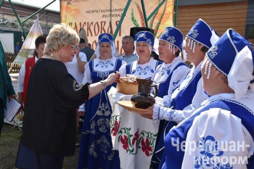 В Черемшане в четвертый раз прошел межрегиональный фестиваль "Луковая долина" (ФОТОРЕПОРТАЖ)
