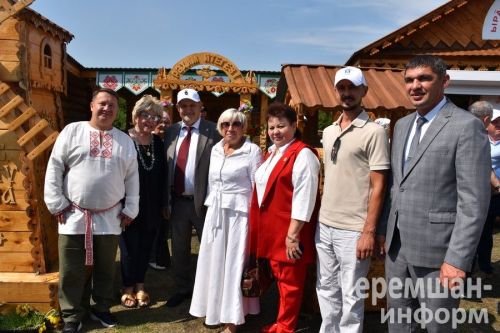 В Черемшане в четвертый раз прошел межрегиональный фестиваль "Луковая долина" (ФОТОРЕПОРТАЖ)
