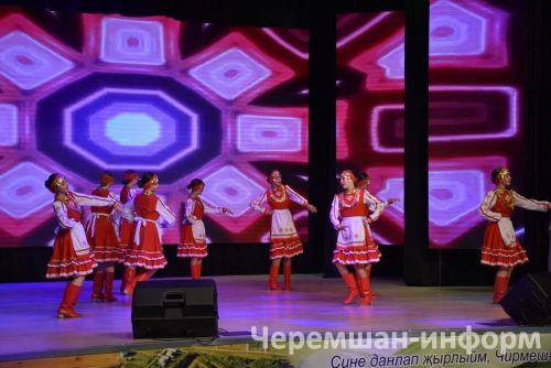 В рамках акции "Помоги собраться в школу!" 18 первоклассников получили рюкзаки (ФОТОРЕПОРТАЖ)