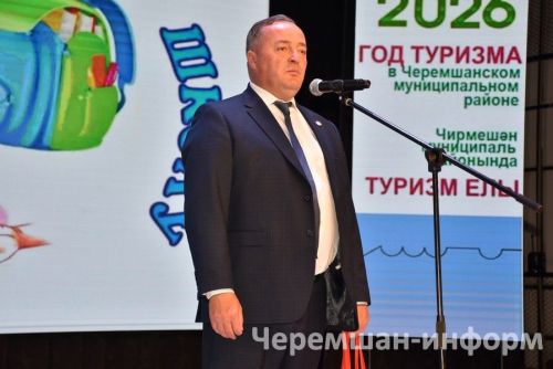 Чирмешәндә "Мәктәпкә җыенырга ярдәм ит!" акциясе кысаларында беренче сыйныфка баручы 18 балага рюкзаклар бирделәр (ФОТОРЕПОРТАЖ)