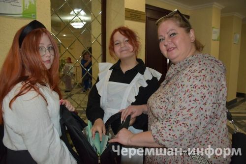 В рамках акции "Помоги собраться в школу!" 18 первоклассников получили рюкзаки (ФОТОРЕПОРТАЖ)