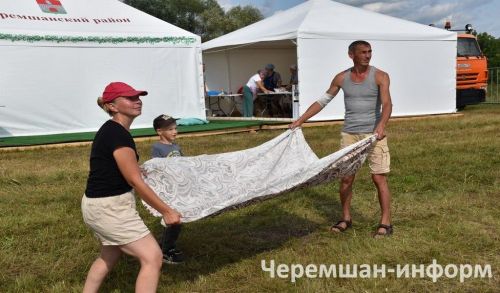 Бәркәтәдәге "Сәмрух" фестиваленә 100дән күбрәк кеше җыелды (ФОТОРЕПОРТАЖ)