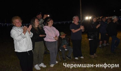 Бәркәтәдәге "Сәмрух" фестиваленә 100дән күбрәк кеше җыелды (ФОТОРЕПОРТАЖ)