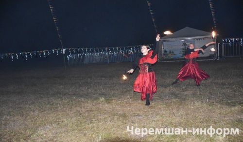Бәркәтәдәге "Сәмрух" фестиваленә 100дән күбрәк кеше җыелды (ФОТОРЕПОРТАЖ)