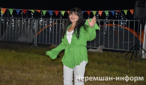 Бәркәтәдәге "Сәмрух" фестиваленә 100дән күбрәк кеше җыелды (ФОТОРЕПОРТАЖ)