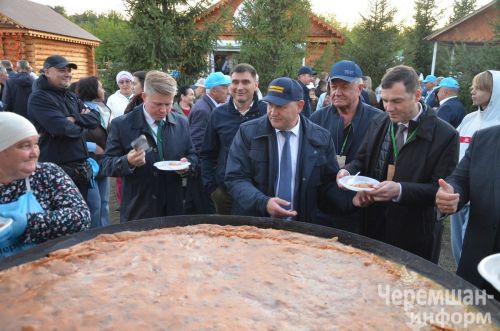 Чирмешәндә Нефть һәм газ сәнәгате хезмәткәрләре көнен бәйрәм итүнең иң якты мизгелләре (ФОТОРЕПОРТАЖ)