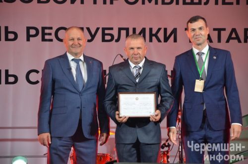 Чирмешәндә Нефть һәм газ сәнәгате хезмәткәрләре көнен бәйрәм итүнең иң якты мизгелләре (ФОТОРЕПОРТАЖ)
