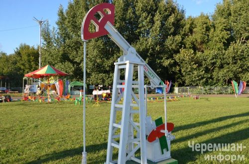 Чирмешәндә Нефть һәм газ сәнәгате хезмәткәрләре көнен бәйрәм итүнең иң якты мизгелләре (ФОТОРЕПОРТАЖ)