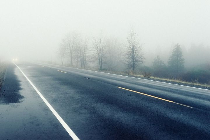 МЧС Татарстана рекомендует водителям воздержаться от дальних поездок в туман