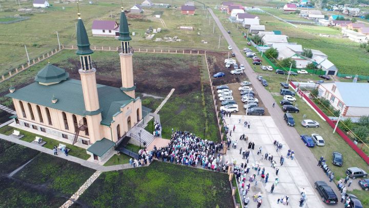 Нынче из района в хадж собираются около десяти человек