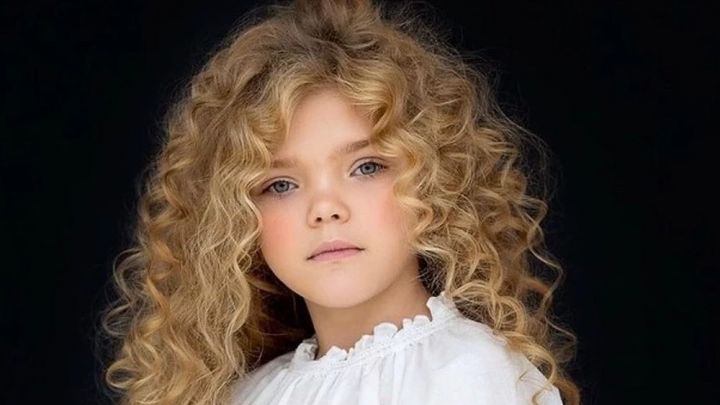 Маленький Робин Гуд: 8-летняя модель из Татарстана помогает сиротам по всей России и отдает деньги на благотворительность