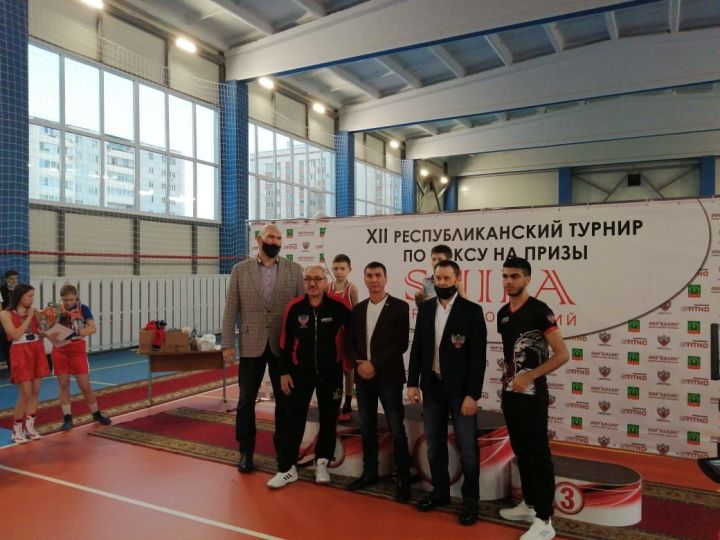 Черемшанских боксеров поздравил Николай Валуев