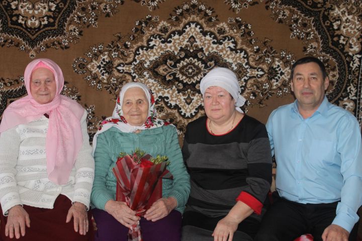 Дед 90-летнего юбиляра из Черного Ключа дожил до 100 лет