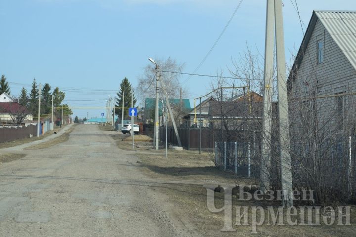 Черемшанцы наводят порядок на территориях домов
