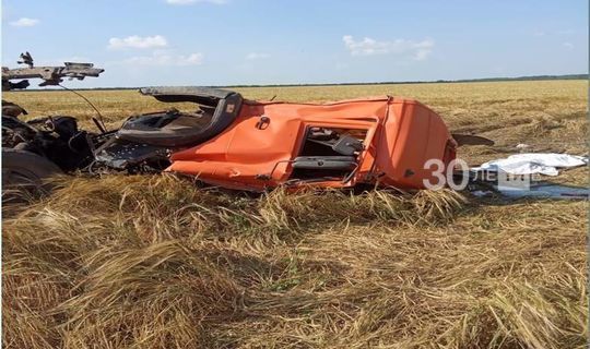 В столкновении двух КАМАЗов на полевых работах погиб молодой водитель