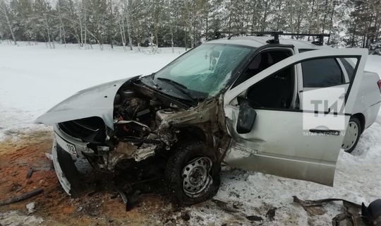 В Татарстане после лобового столкновения двух авто погиб грудной ребенок