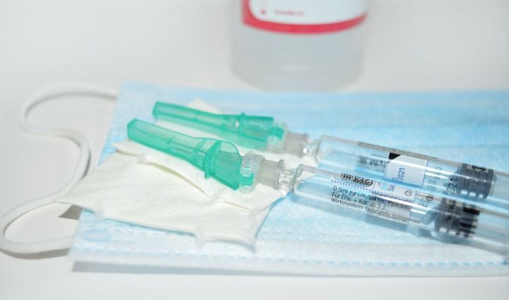 Вирусолог озвучил подходящее время вакцинации для переболевших COVID-19