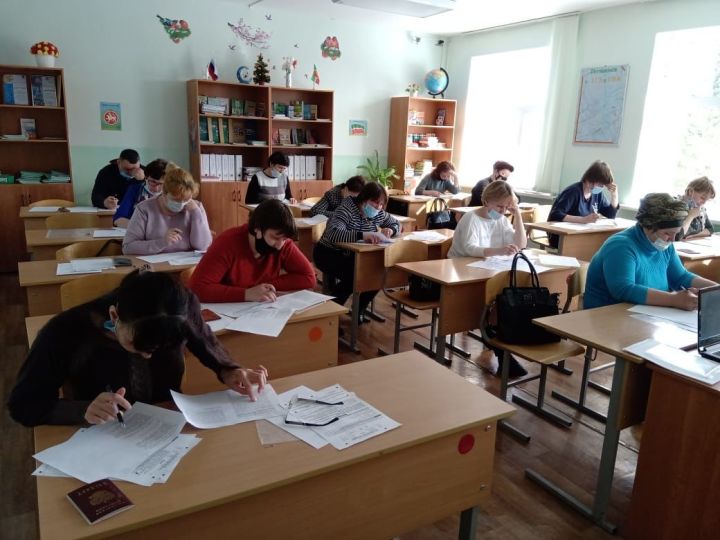 Родители учащихся выпускных классов Черемшанского района сдавали экзамен