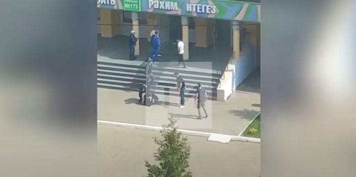 Появилось видео задержания одного из стрелявших в казанской школе, нападавший был один