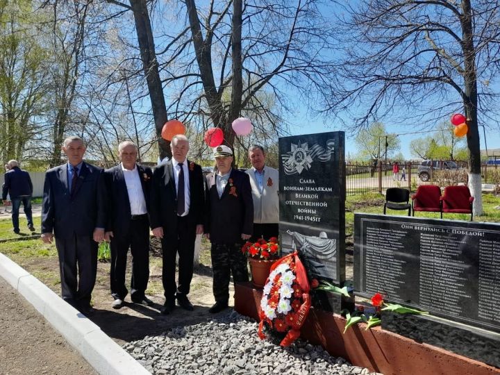 В черемшанском селе Лагерка открыли мемориал участникам войны