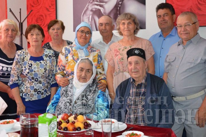 Юсупу Салихову, 35 лет проработавшему инспектором в Черемшанском отделе образования, исполнилось 90 лет