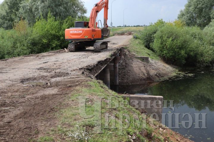 Ульяновкадан Утыз Имәнгә алып баручы юлдагы күперне ремонтка яптылар