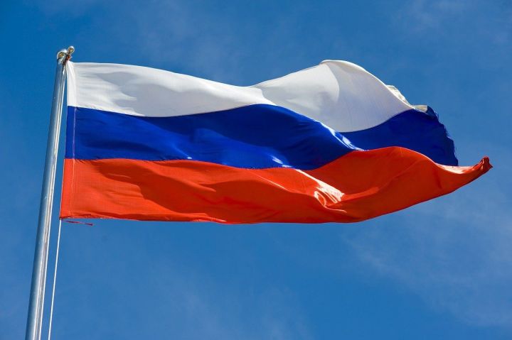 Минниханов выложил анимационный ролик ко Дню флага России