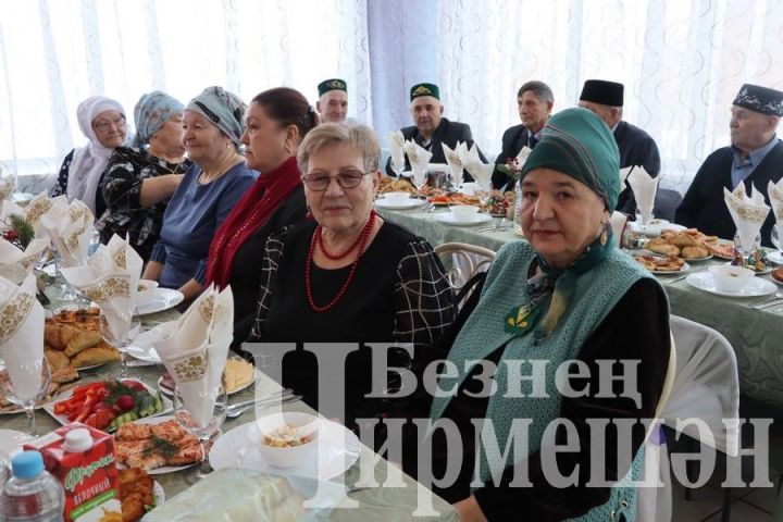 Ветераны Черемшанского района получили подарки, прочитав стих