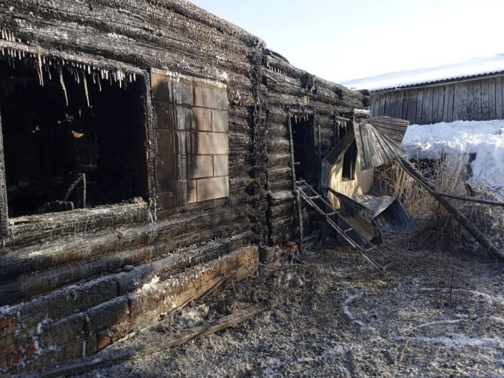На пожаре в Старом Кадееве оборвалась жизнь хозяина дома