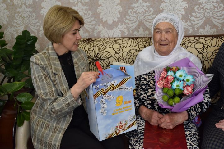 Черемшанским ветеранам вручили подарки по случаю Дня Победы