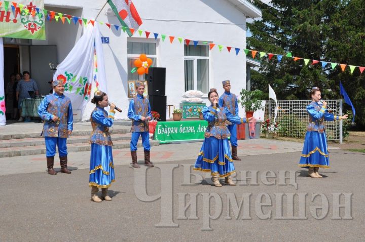 Туйметкинцы в День села почтили память своих знаменитых земляков