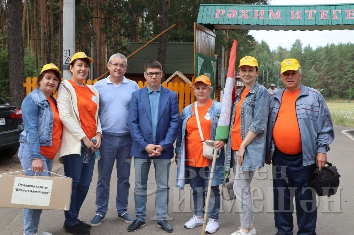 Сотрудники редакции газеты «Безнен Чирмешэн» («Наш Черемшан») приняли участие в Сабантуе в Пестрецах