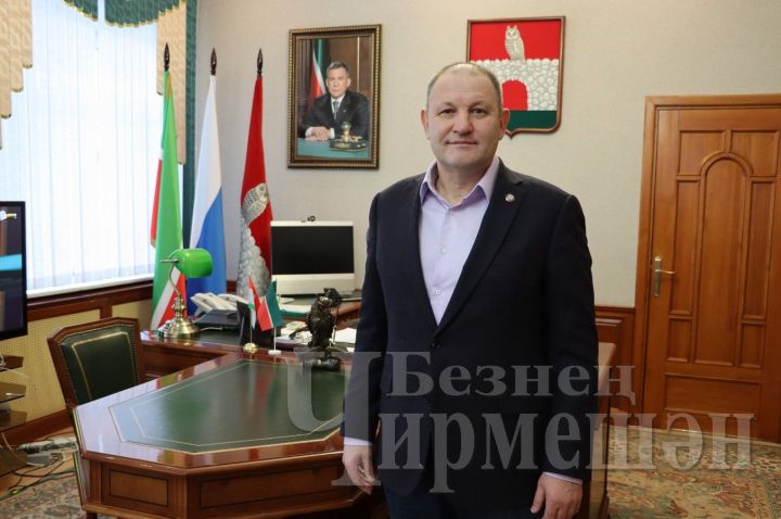 Поздравление главы Черемшанского района Рамиля Айбатова с Днем Республики