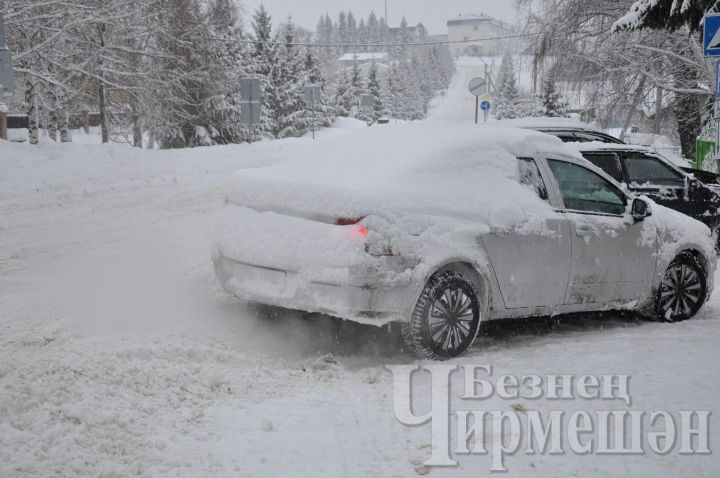 Буран аркасында Татарстан трассаларында автобус һәм йөк машиналары хәрәкәте чикләнде