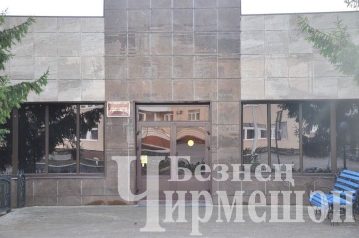 В Черемшанском районе судили женщину за дачу взятки