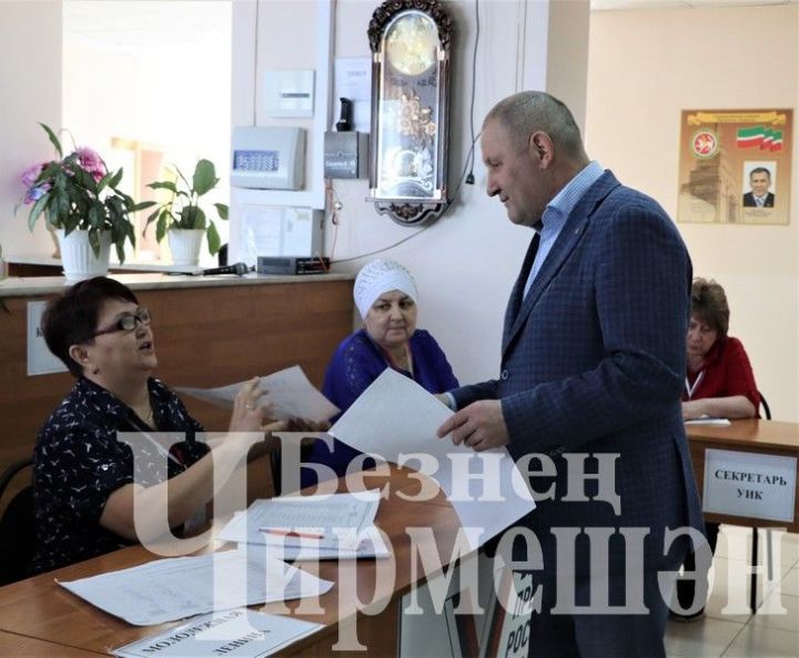 Глава Черемшанского района проголосовал на выборах Президента России